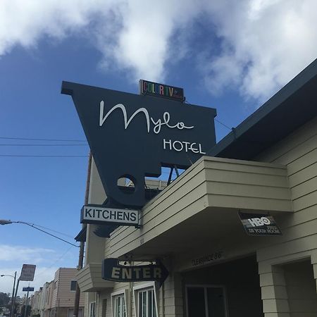 Mylo Hotel Daly City Exterior photo